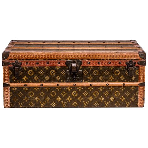 Products by Louis Vuitton: Mini Square Trunk LV Flower